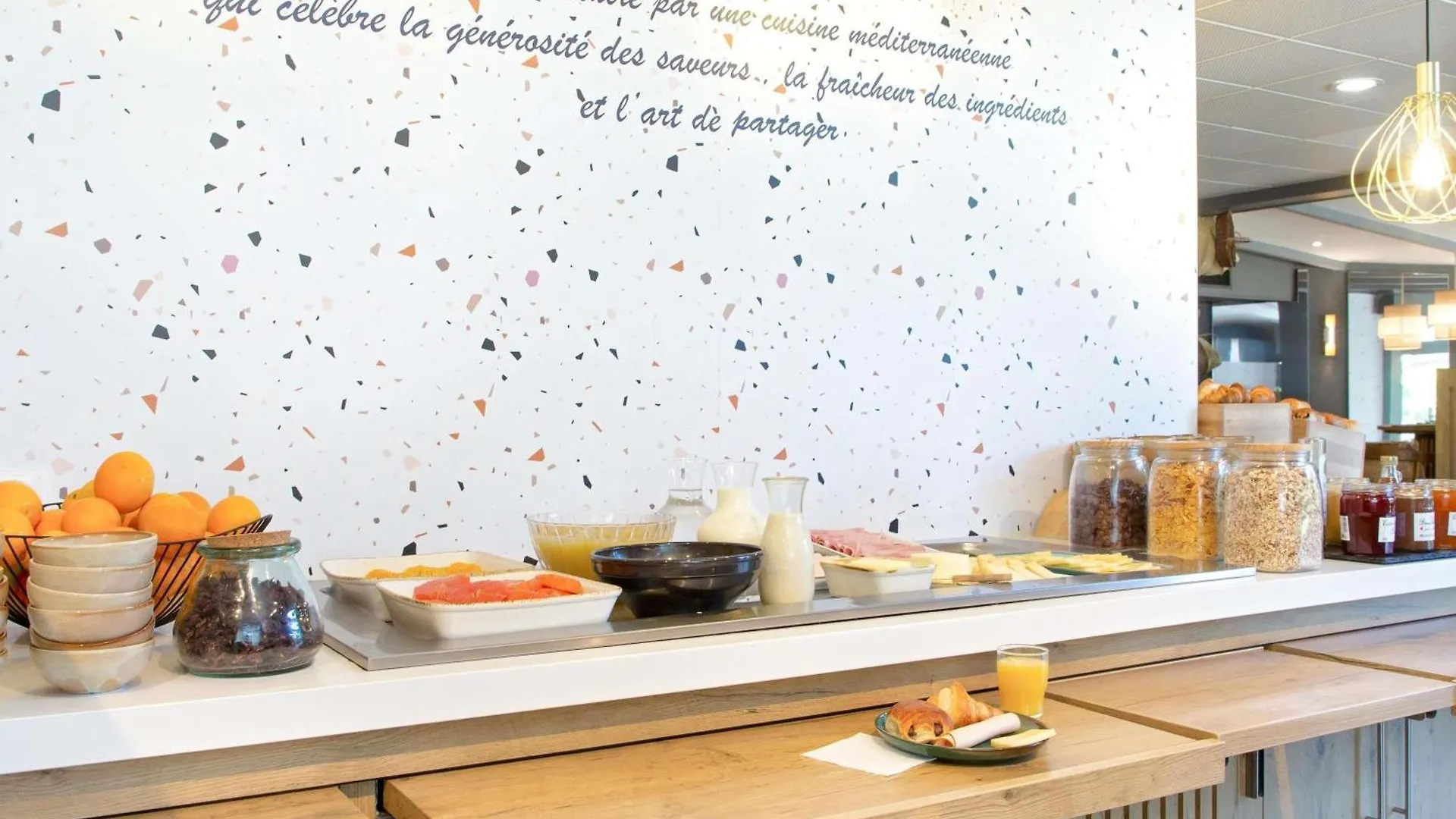 Ibis Salon De Provence Hotel