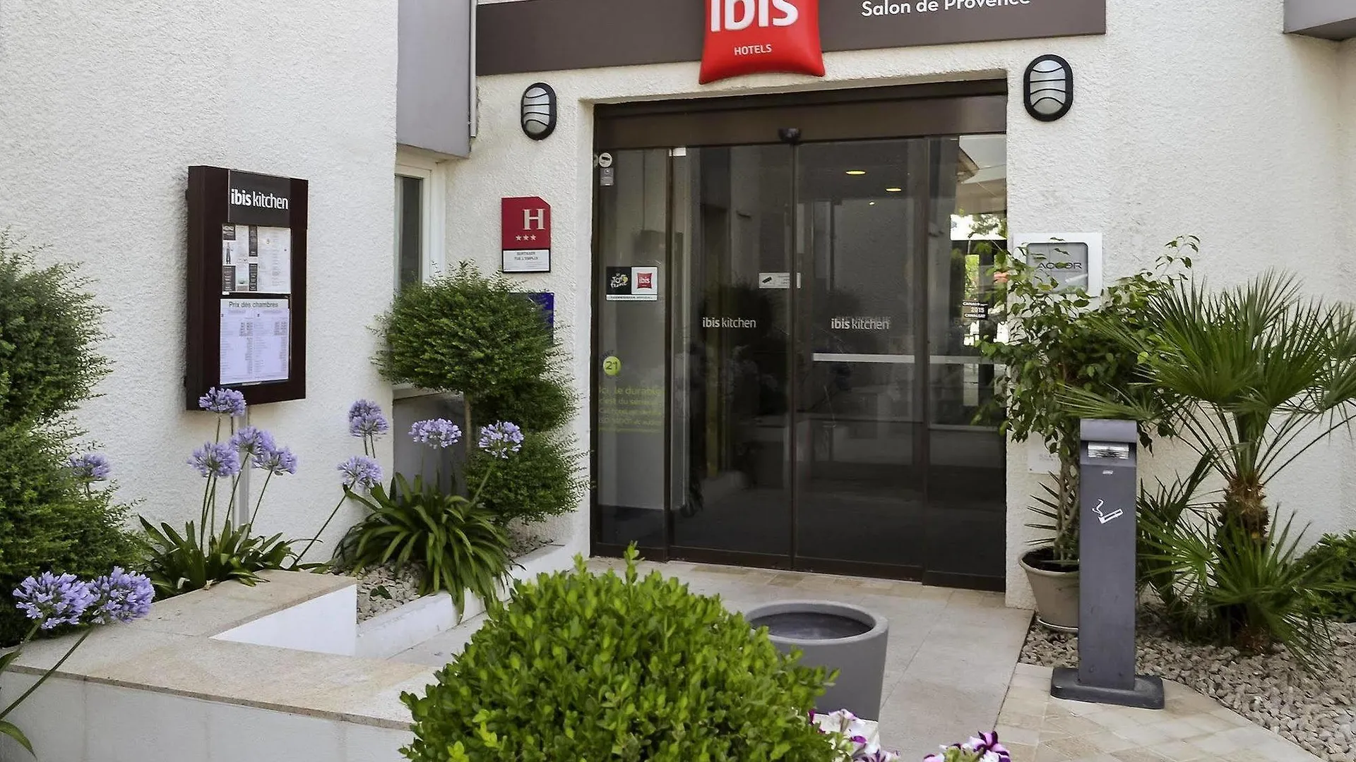 Ibis Salon De Provence Hotel 3*, Salon-de-Provence France